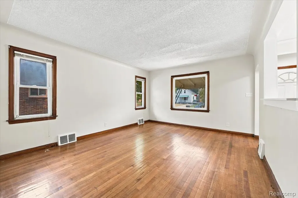 5053 Hereford Street Detroit City MI 48224