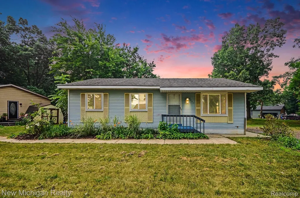 4421 Lamson Drive Waterford Charter Township MI 48329