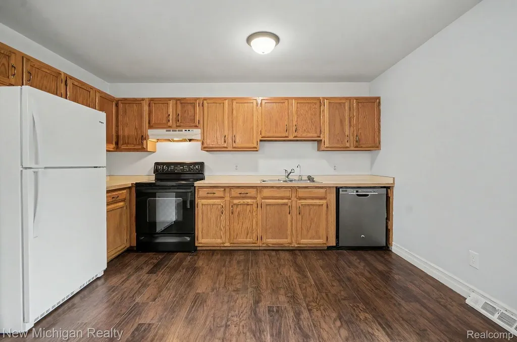 4421 Lamson Drive Waterford Charter Township MI 48329