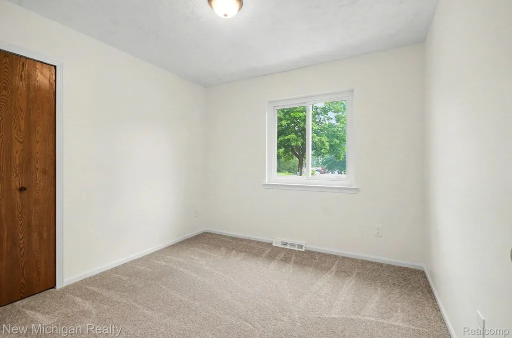 4421 Lamson Drive Waterford Charter Township MI 48329