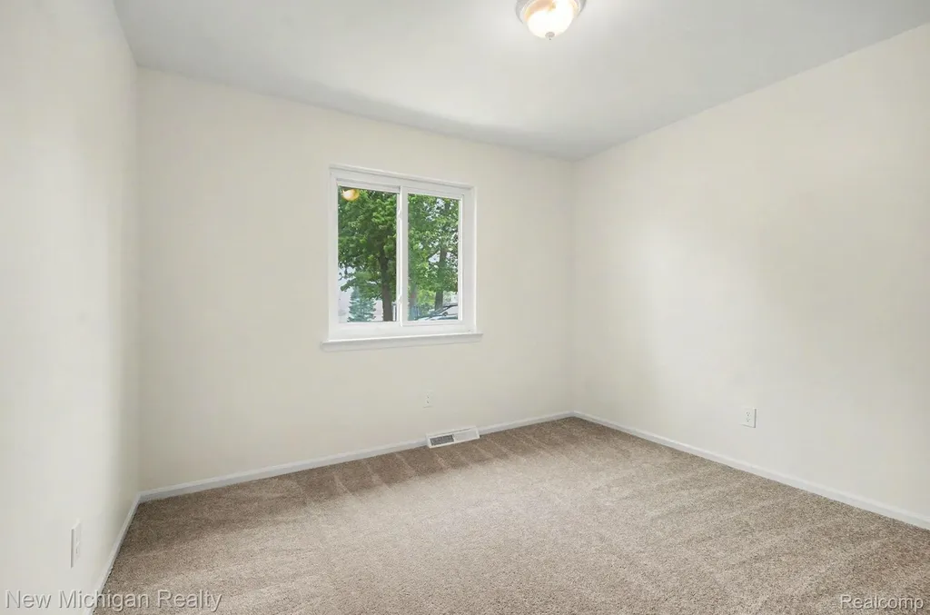 4421 Lamson Drive Waterford Charter Township MI 48329