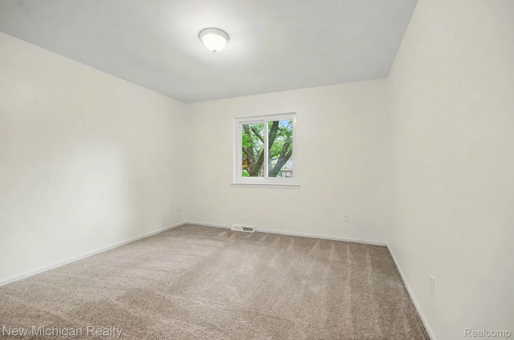 4421 Lamson Drive Waterford Charter Township MI 48329
