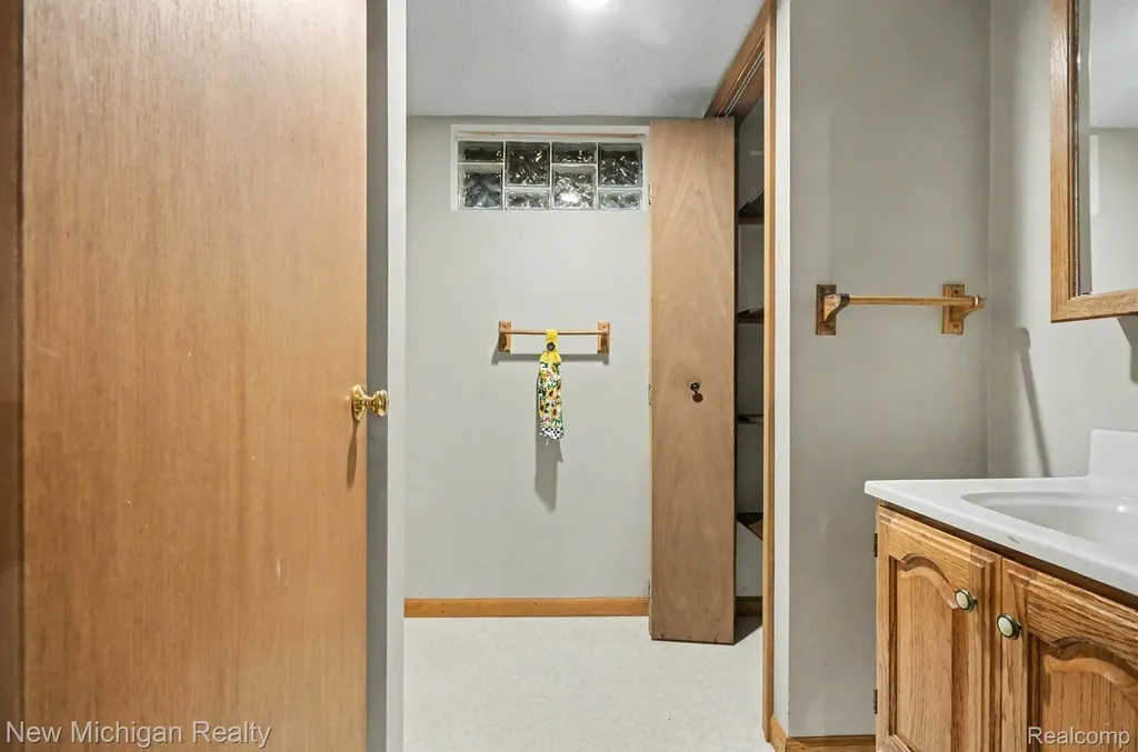 4421 Lamson Drive Waterford Charter Township MI 48329