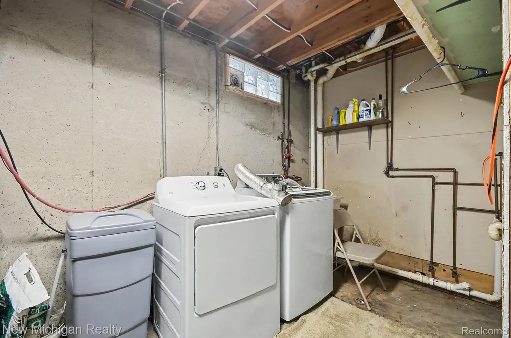 4421 Lamson Drive Waterford Charter Township MI 48329