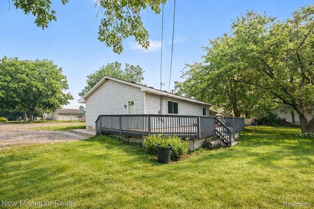 4421 Lamson Drive Waterford Charter Township MI 48329