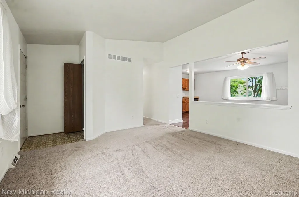 4421 Lamson Drive Waterford Charter Township MI 48329