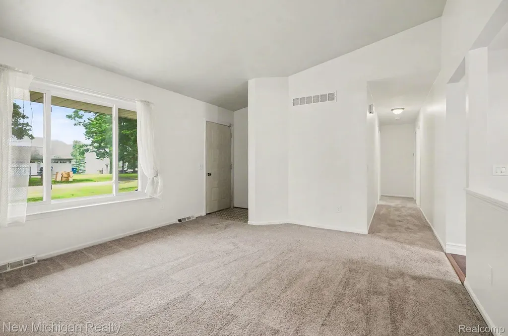 4421 Lamson Drive Waterford Charter Township MI 48329