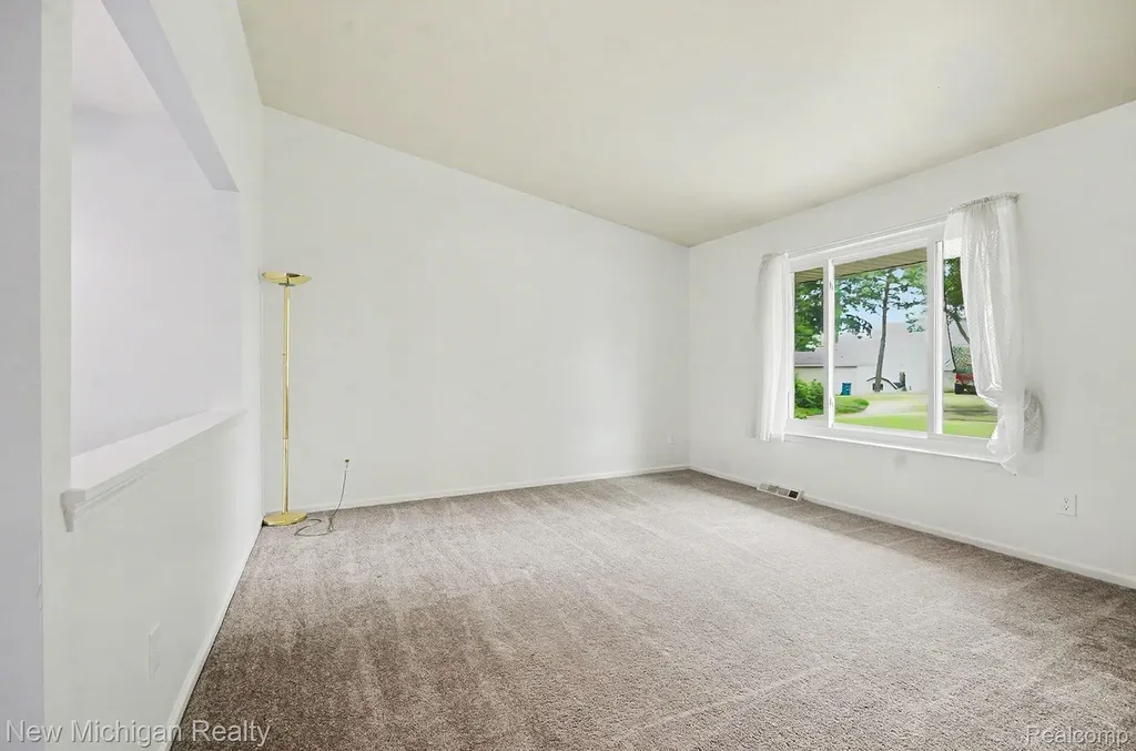 4421 Lamson Drive Waterford Charter Township MI 48329