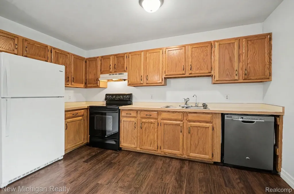 4421 Lamson Drive Waterford Charter Township MI 48329