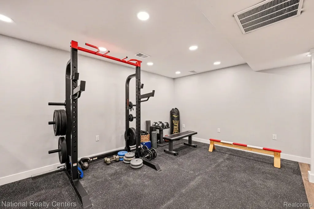 290 Larkspur Street Ann Arbor City MI 48105