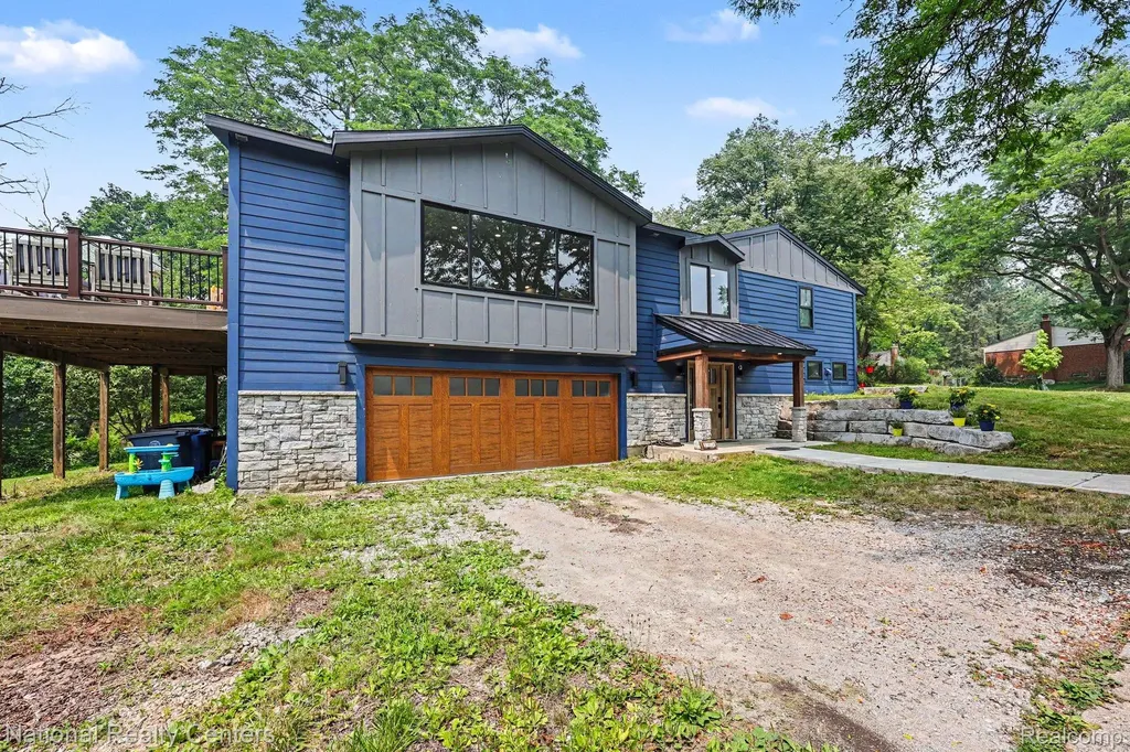 290 Larkspur Street Ann Arbor City MI 48105
