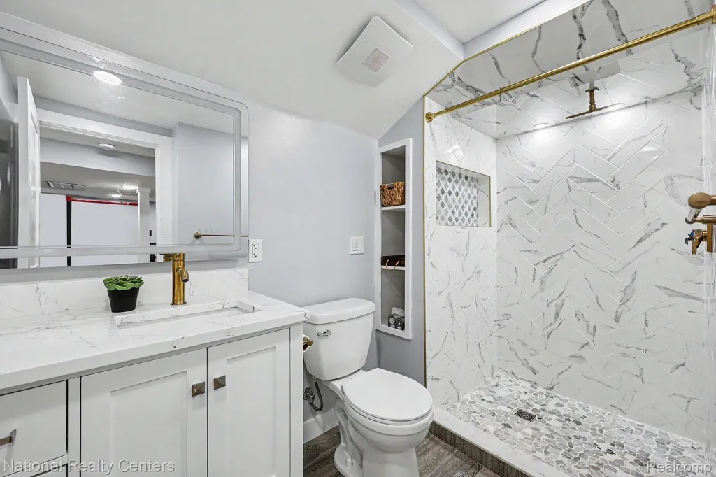 290 Larkspur Street Ann Arbor City MI 48105