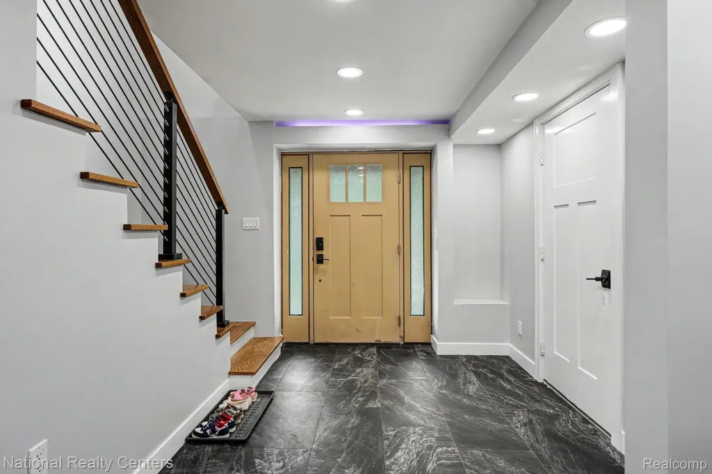 290 Larkspur Street Ann Arbor City MI 48105