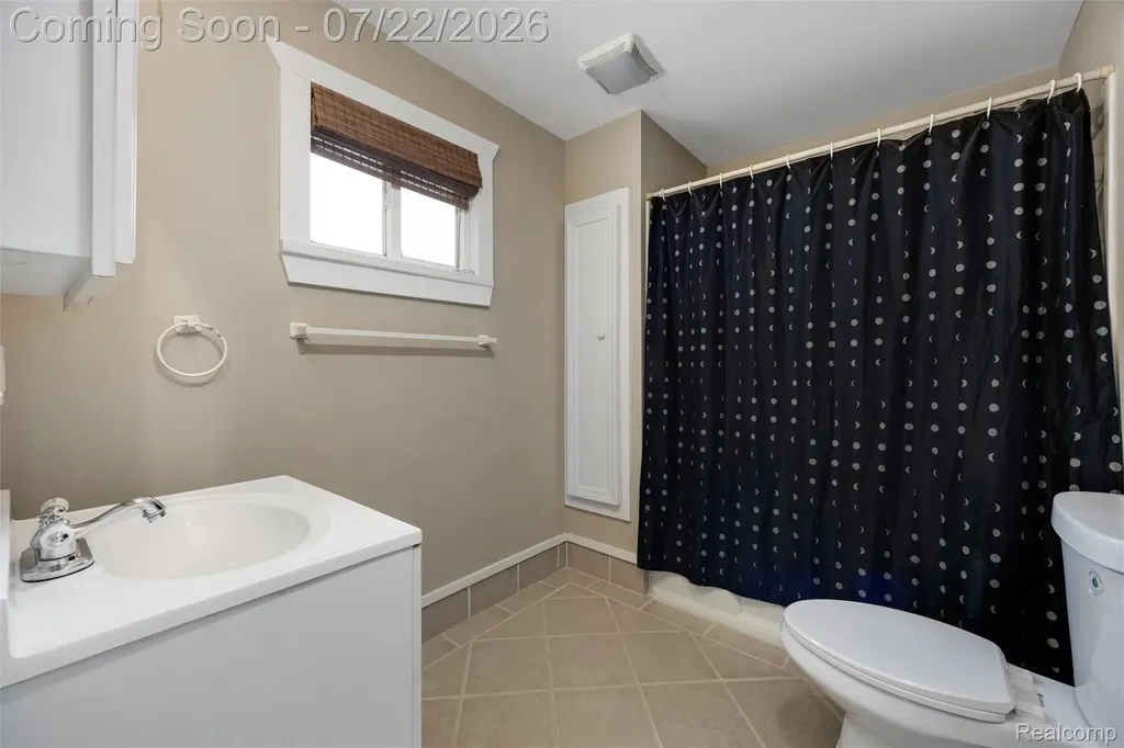 1759 E Elza Avenue Hazel Park City MI 48030
