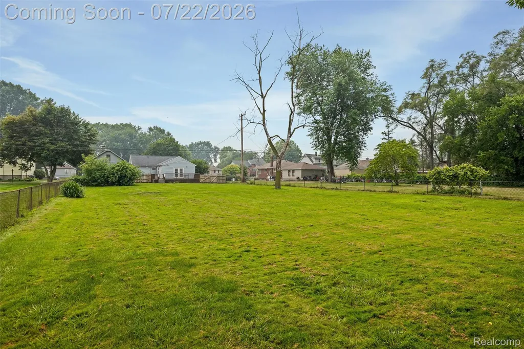 1759 E Elza Avenue Hazel Park City MI 48030