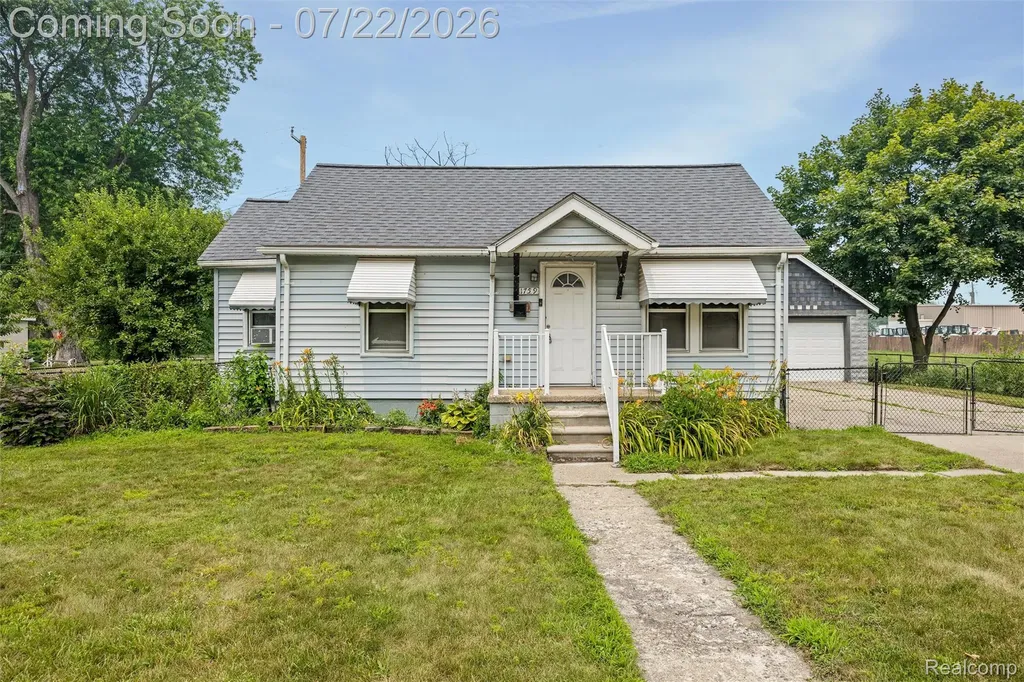 1759 E Elza Avenue Hazel Park City MI 48030