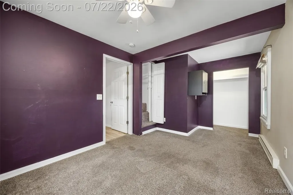 1759 E Elza Avenue Hazel Park City MI 48030