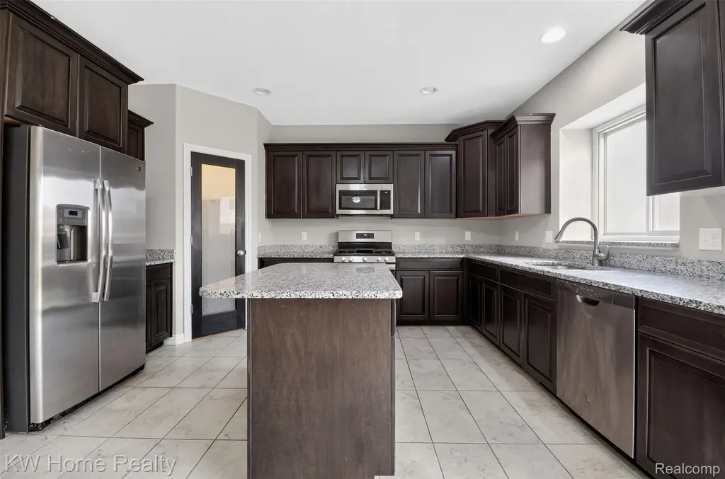 36188 English Drive Sterling Heights City MI 48310