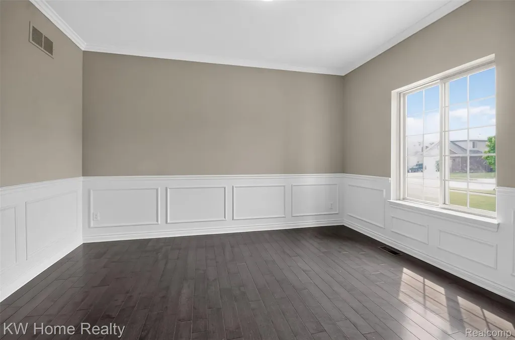 36188 English Drive Sterling Heights City MI 48310
