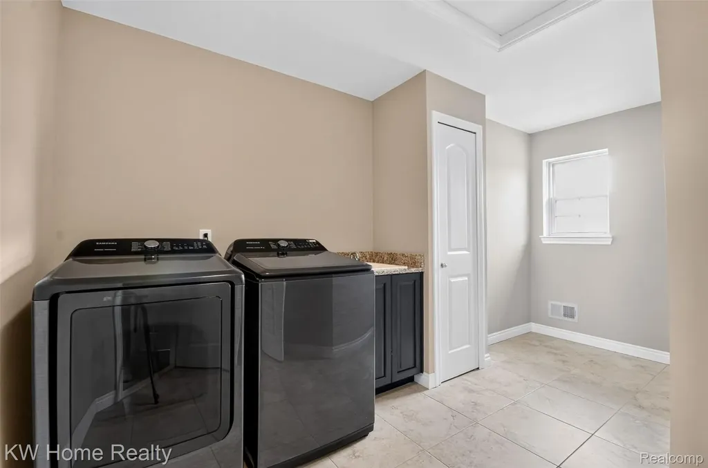 36188 English Drive Sterling Heights City MI 48310