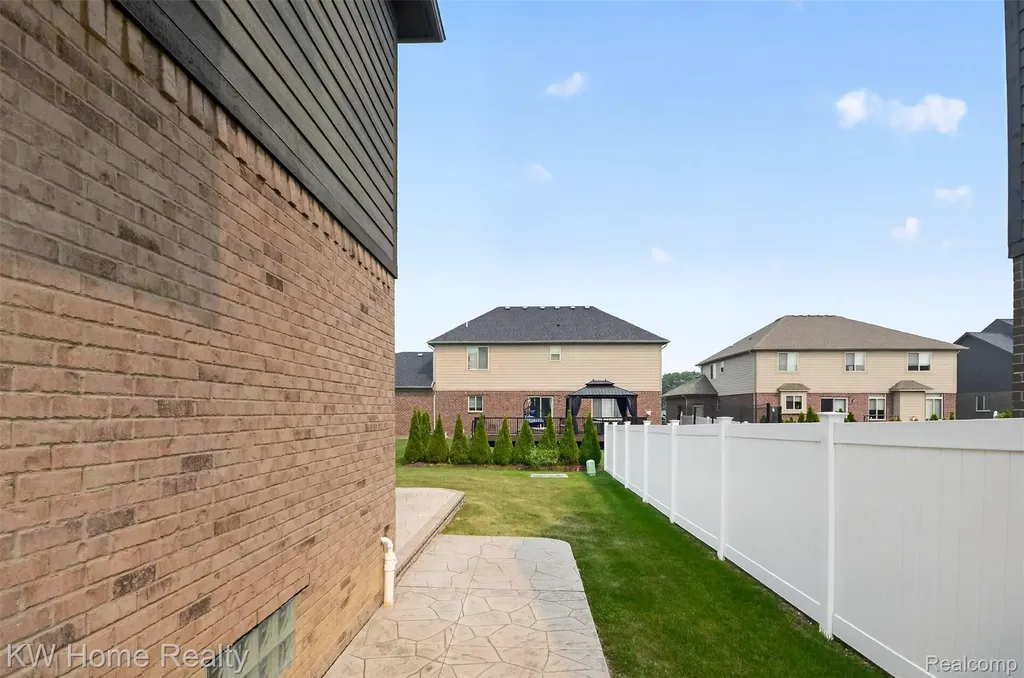 36188 English Drive Sterling Heights City MI 48310