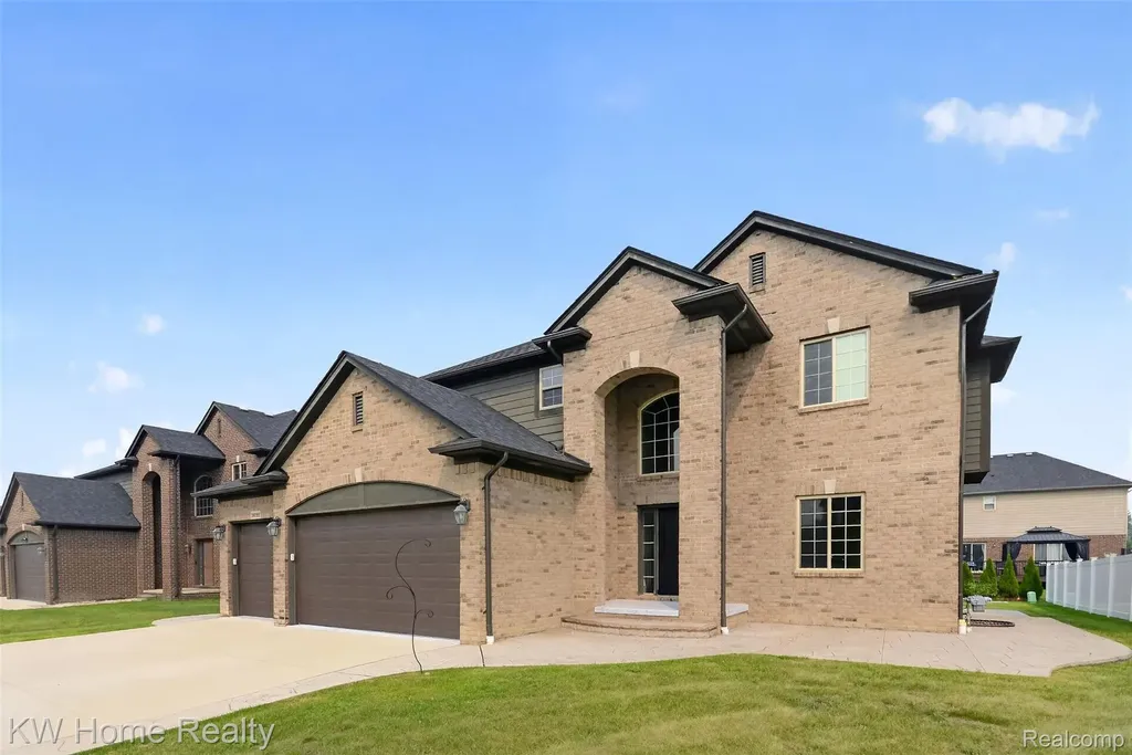 36188 English Drive Sterling Heights City MI 48310