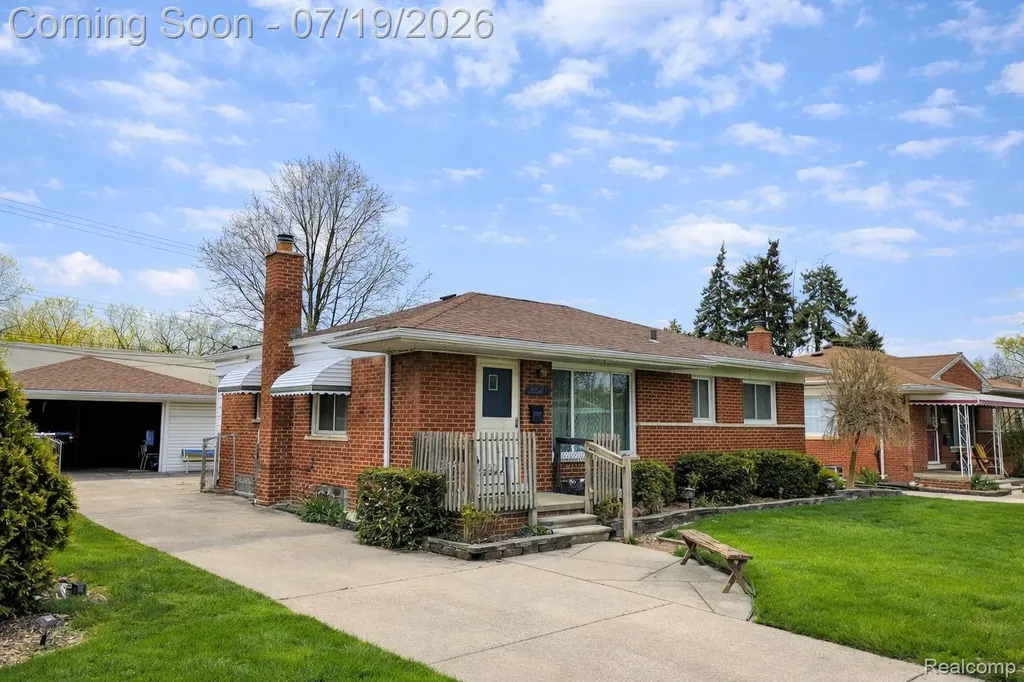 24245 Prairie Lane Warren City MI 48089