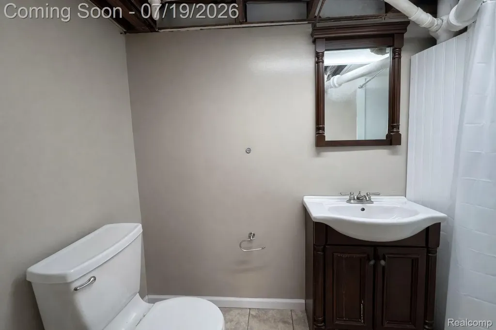 24245 Prairie Lane Warren City MI 48089