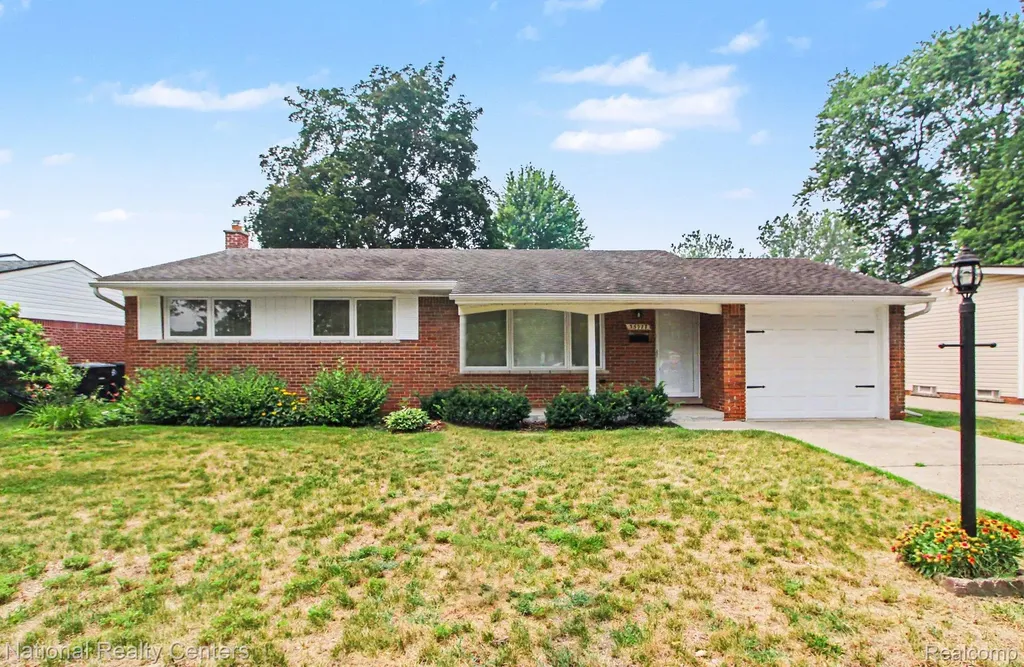 35977 Dover Street Livonia City MI 48150