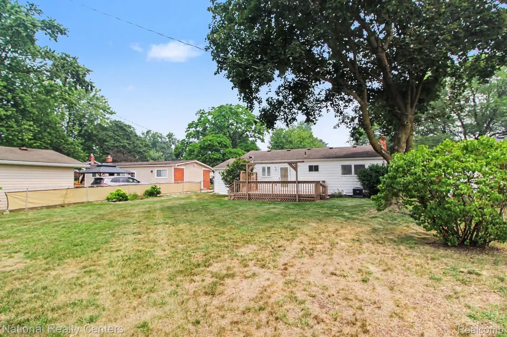 35977 Dover Street Livonia City MI 48150