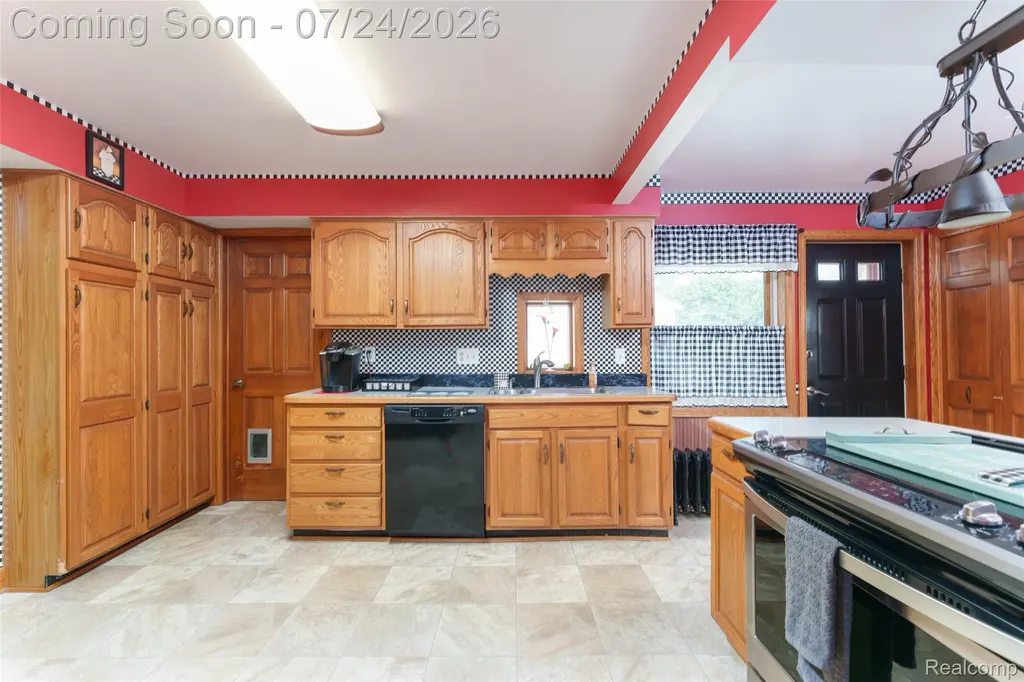 429 E Grand River Avenue Fowlerville Village MI 48836