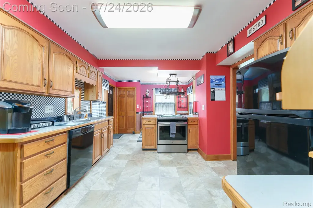 429 E Grand River Avenue Fowlerville Village MI 48836