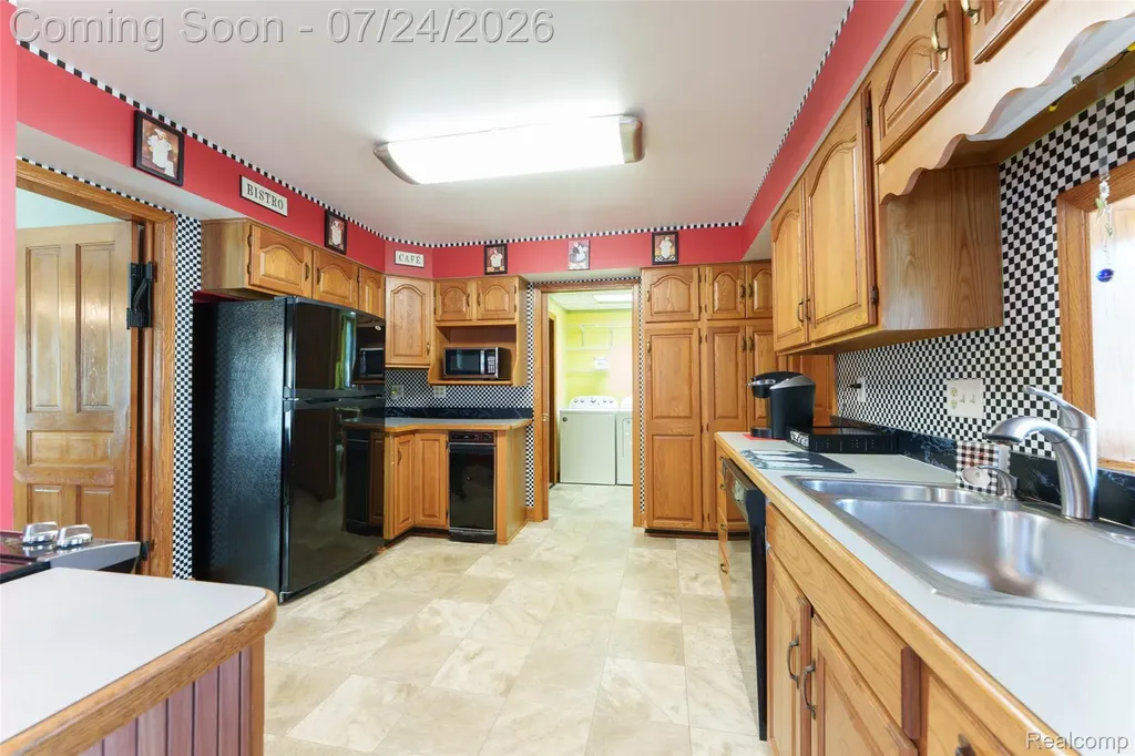 429 E Grand River Avenue Fowlerville Village MI 48836