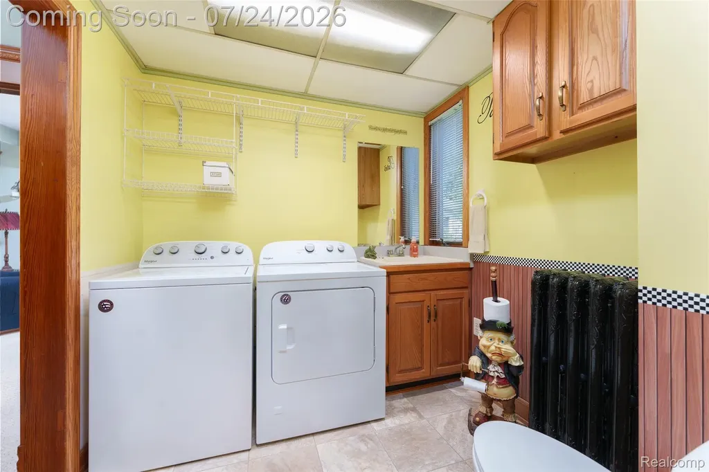 429 E Grand River Avenue Fowlerville Village MI 48836