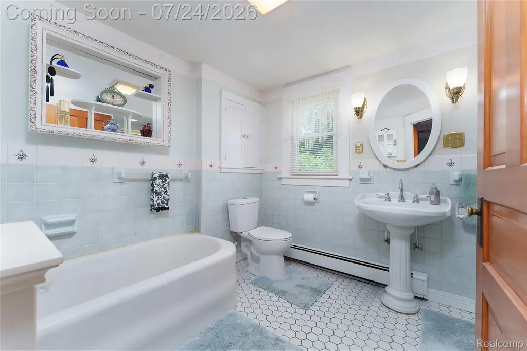 429 E Grand River Avenue Fowlerville Village MI 48836