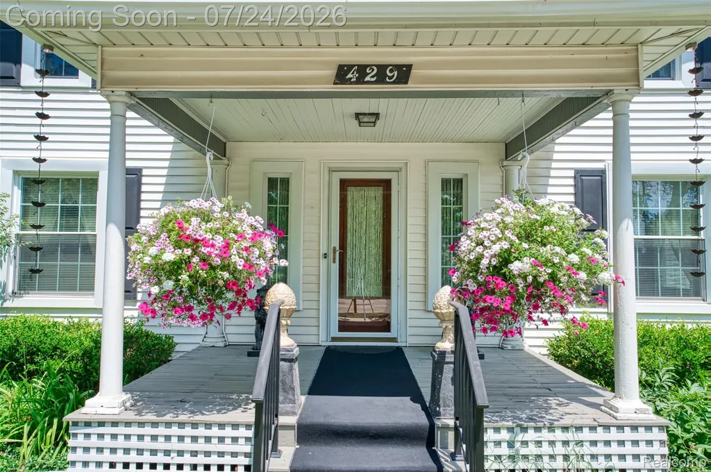 429 E Grand River Avenue Fowlerville Village MI 48836