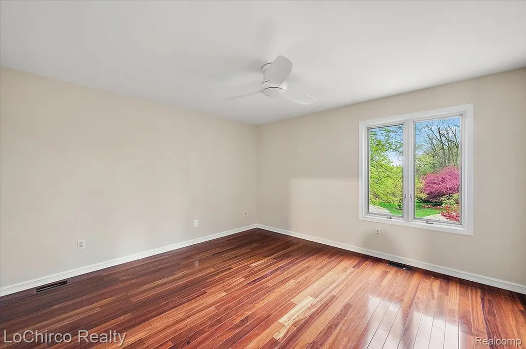 6019 Glen Eagles Drive West Bloomfield Charter Township MI 48323