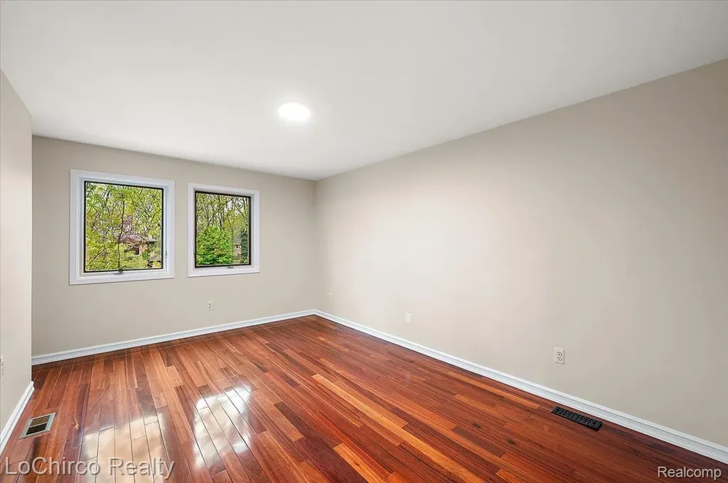 6019 Glen Eagles Drive West Bloomfield Charter Township MI 48323