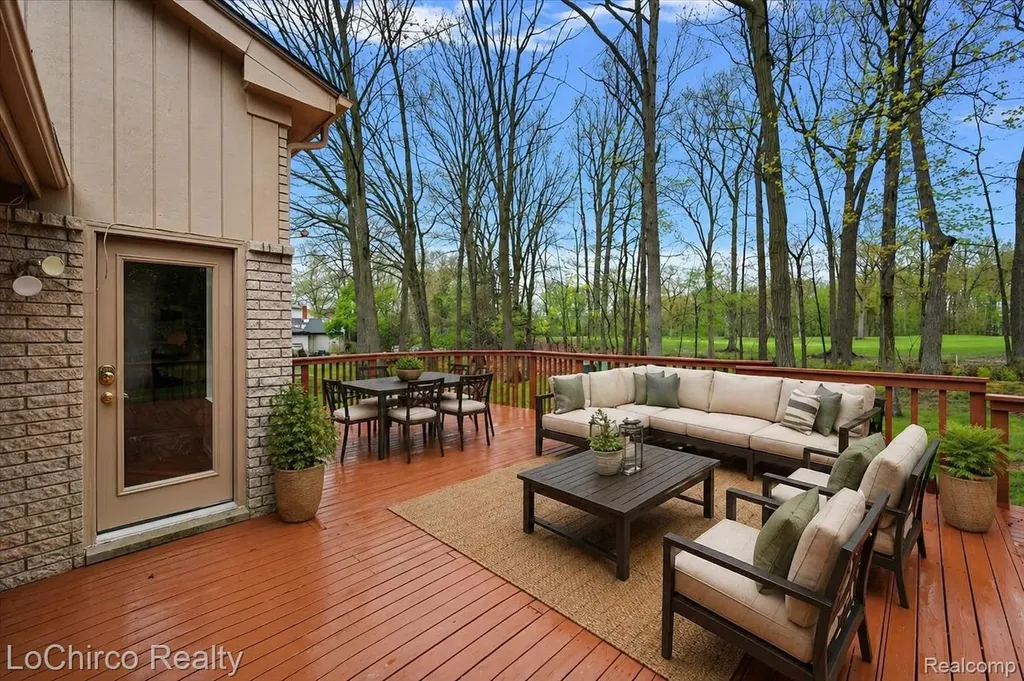 6019 Glen Eagles Drive West Bloomfield Charter Township MI 48323