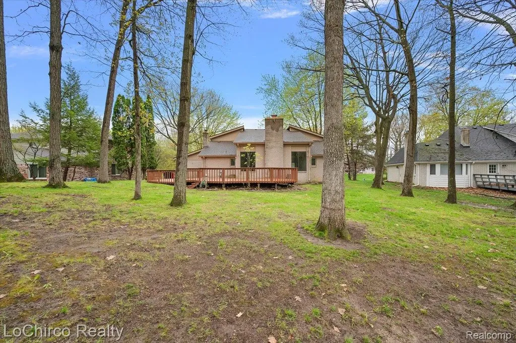 6019 Glen Eagles Drive West Bloomfield Charter Township MI 48323