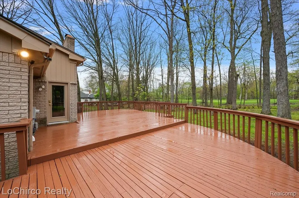 6019 Glen Eagles Drive West Bloomfield Charter Township MI 48323