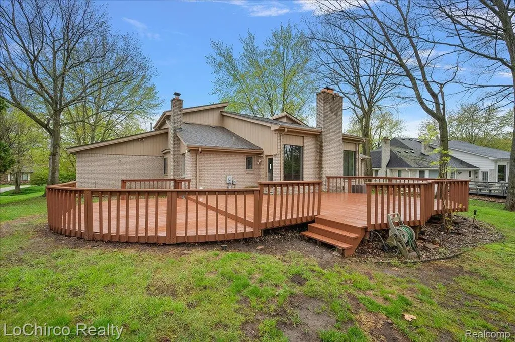 6019 Glen Eagles Drive West Bloomfield Charter Township MI 48323
