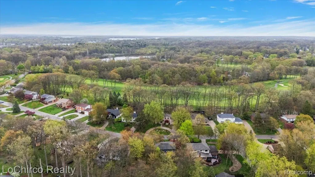 6019 Glen Eagles Drive West Bloomfield Charter Township MI 48323
