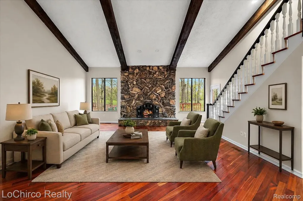 6019 Glen Eagles Drive West Bloomfield Charter Township MI 48323