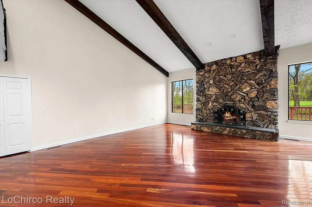 6019 Glen Eagles Drive West Bloomfield Charter Township MI 48323