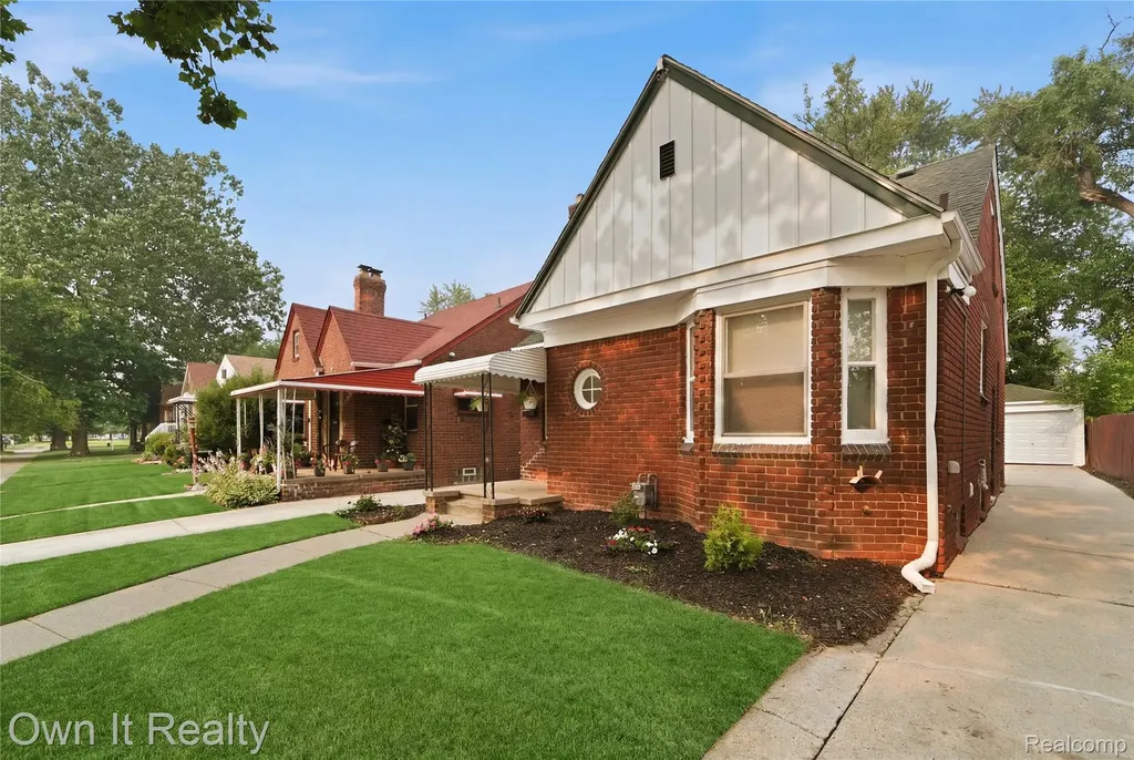 16748 Saint Marys Street Detroit City MI 48235