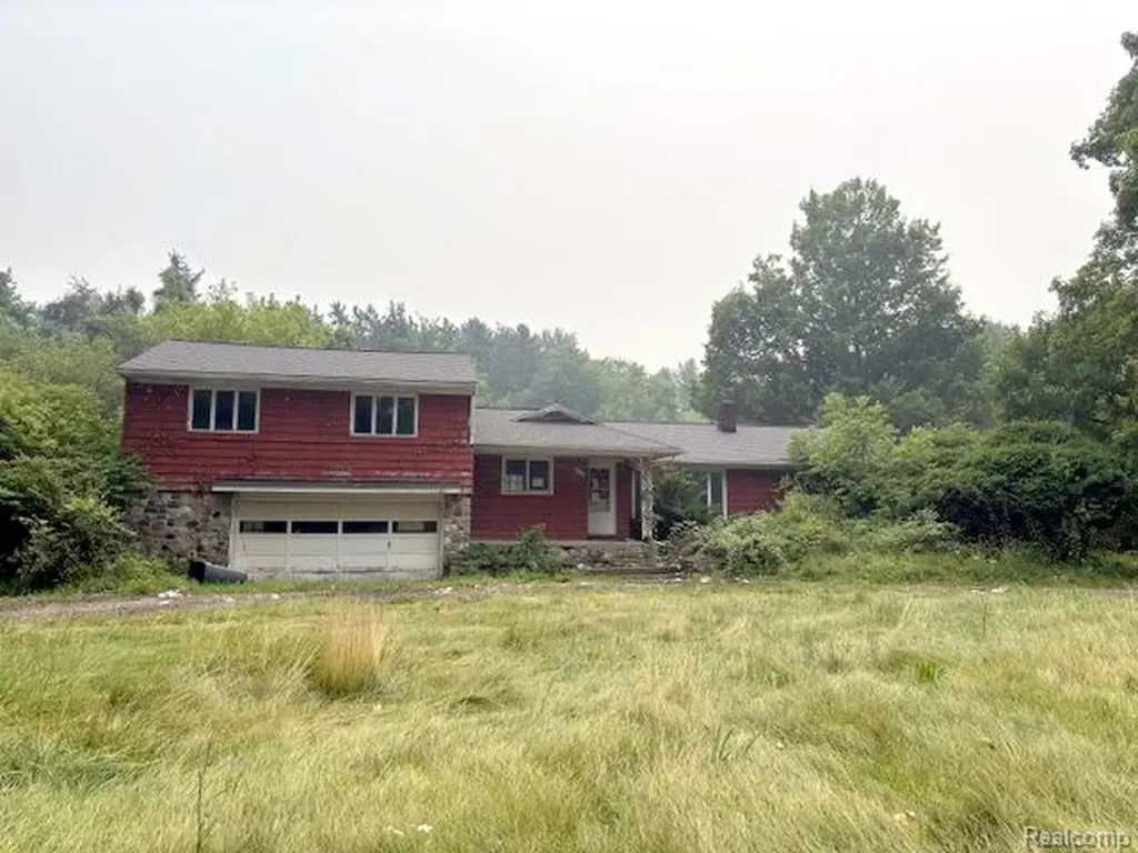 10725 Converse Road Handy Township MI 48836