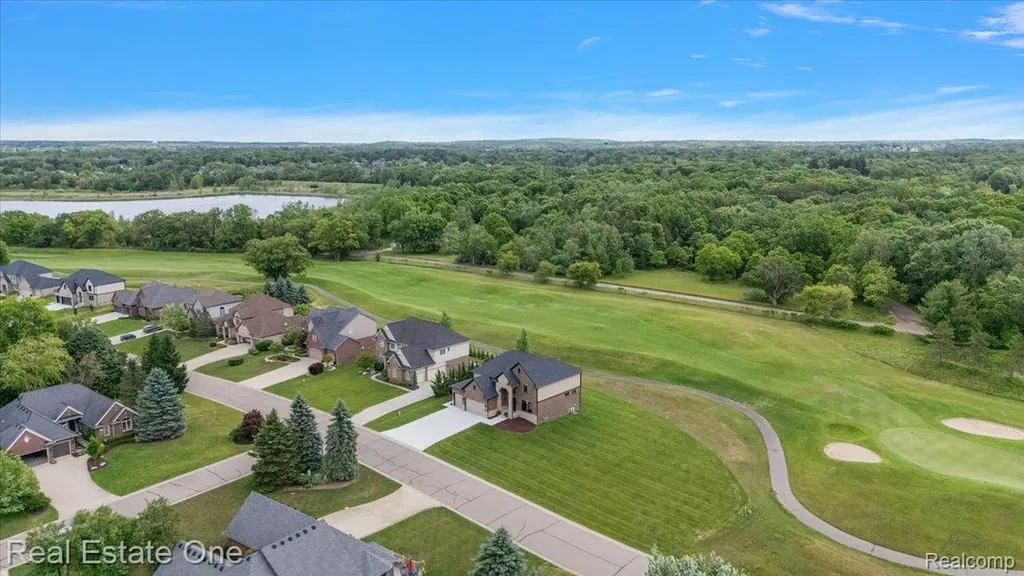 1721 Royal Birkdale Drive Oxford Charter Township MI 48371