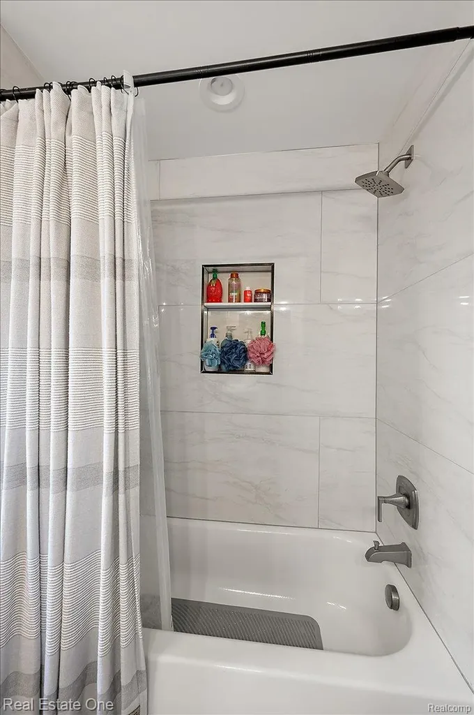 1721 Royal Birkdale Drive Oxford Charter Township MI 48371