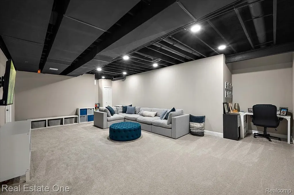 1721 Royal Birkdale Drive Oxford Charter Township MI 48371